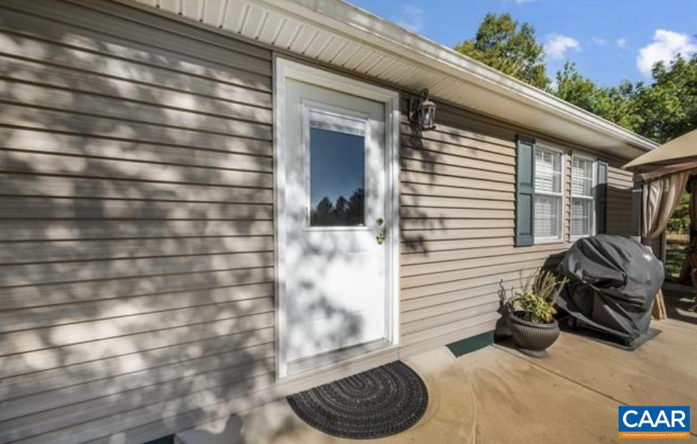 10239 HOWARDSVILLE RD, HOWARDSVILLE, Virginia 24562, 2 Bedrooms Bedrooms, ,1 BathroomBathrooms,Residential,For Sale,10239 HOWARDSVILLE RD,673720 MLS # 673720 10239 HOWARDSVILLE RD, HOWARDSVILLE, Virginia 24562, 2 Bedrooms Bedrooms, ,1 BathroomBathrooms,Residential,For Sale,10239 HOWARDSVILLE RD,673720 MLS # 673720