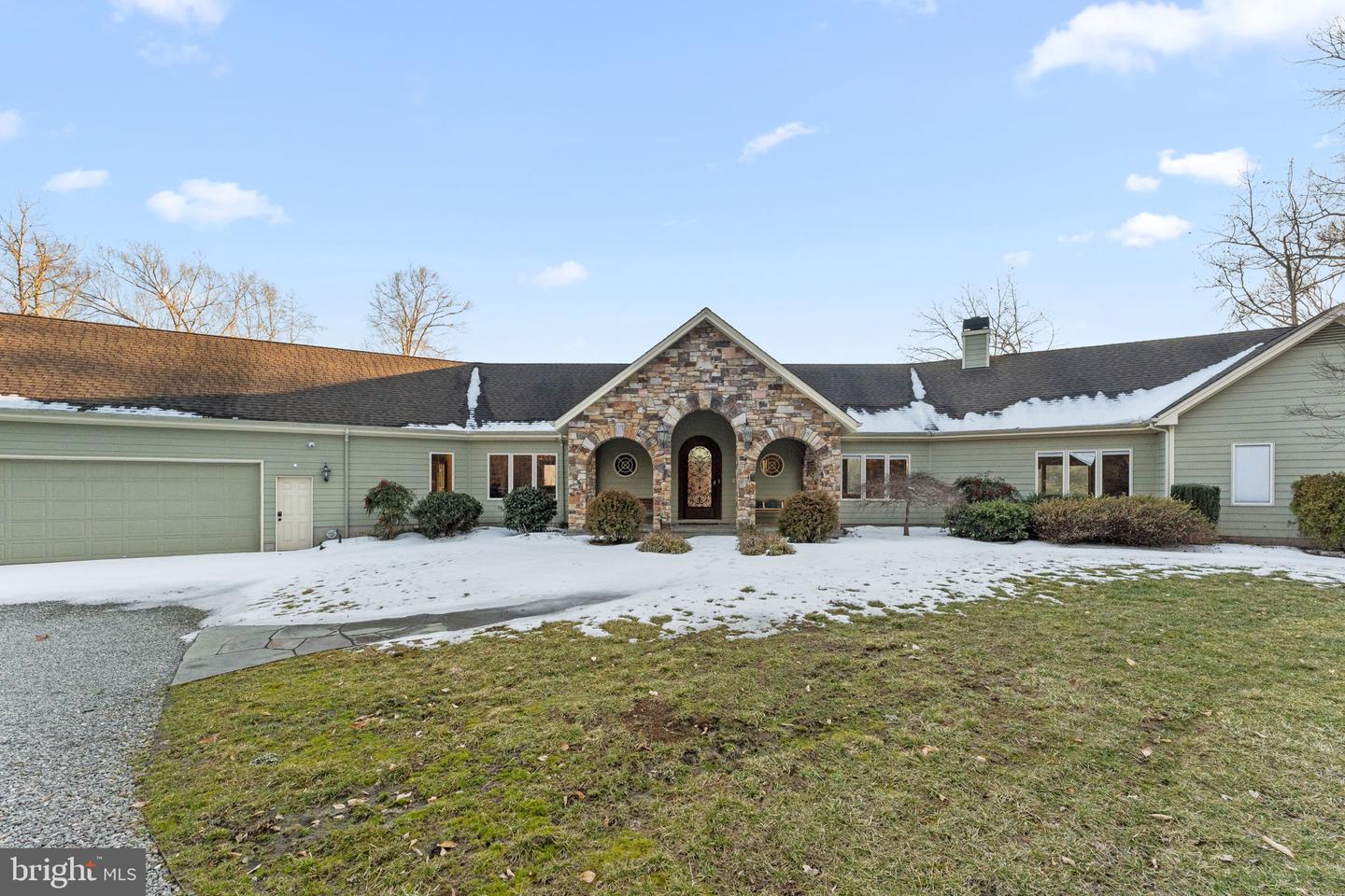 3535 MEADOW RD, SANDSTON, Virginia 23150, 5 Bedrooms Bedrooms, ,4 BathroomsBathrooms,Residential,For Sale,3535 MEADOW RD,VAHN2001160 MLS # VAHN2001160