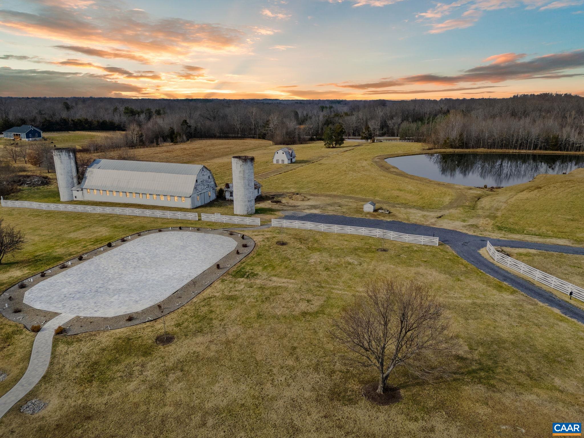 189 OLD BUCKINGHAM RD, CUMBERLAND, Virginia 23040, 5 Bedrooms Bedrooms, ,5 BathroomsBathrooms,Residential,14,189 OLD BUCKINGHAM RD,674166 MLS # 674166