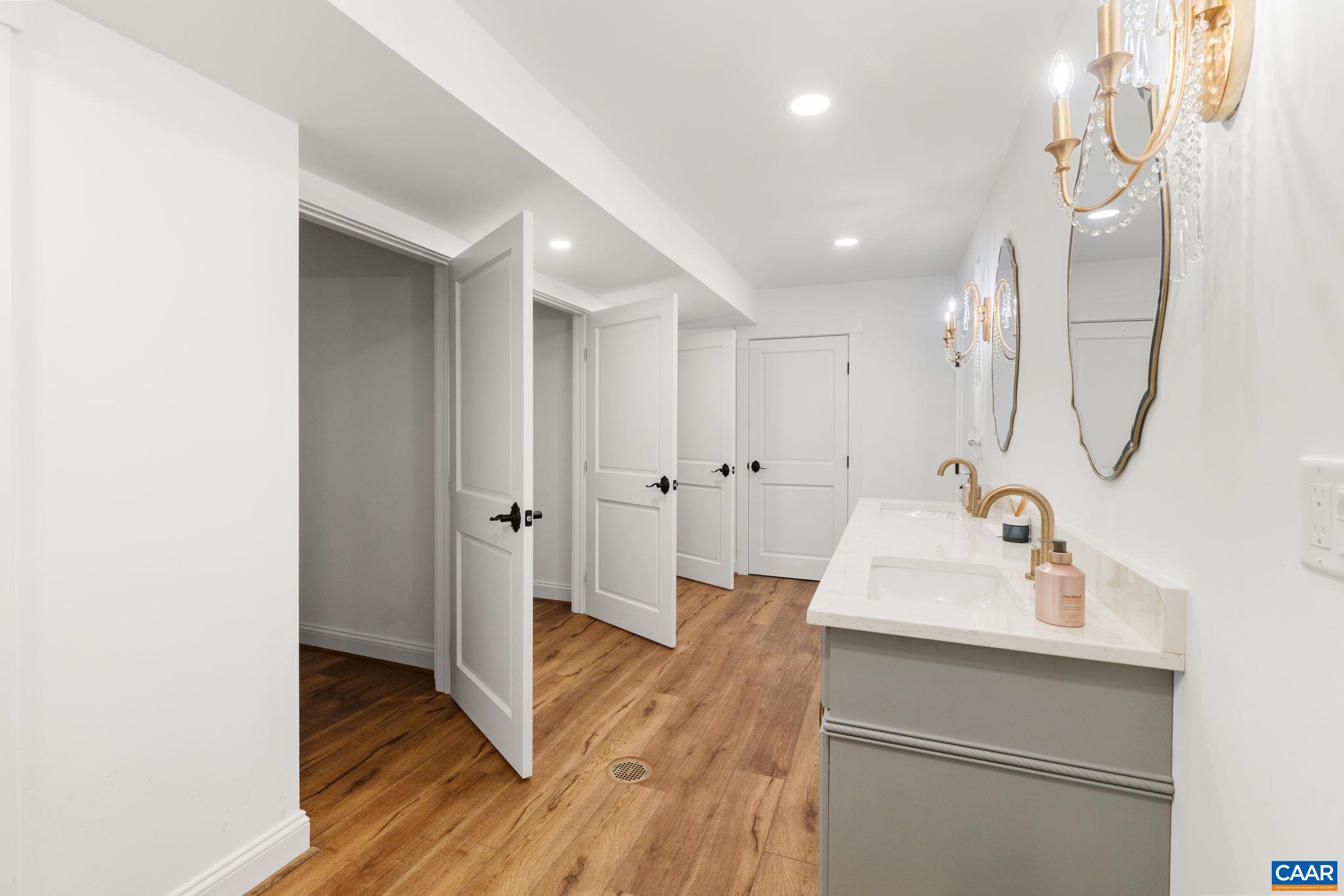 189 OLD BUCKINGHAM RD, CUMBERLAND, Virginia 23040, 5 Bedrooms Bedrooms, ,5 BathroomsBathrooms,Residential,14,189 OLD BUCKINGHAM RD,674166 MLS # 674166