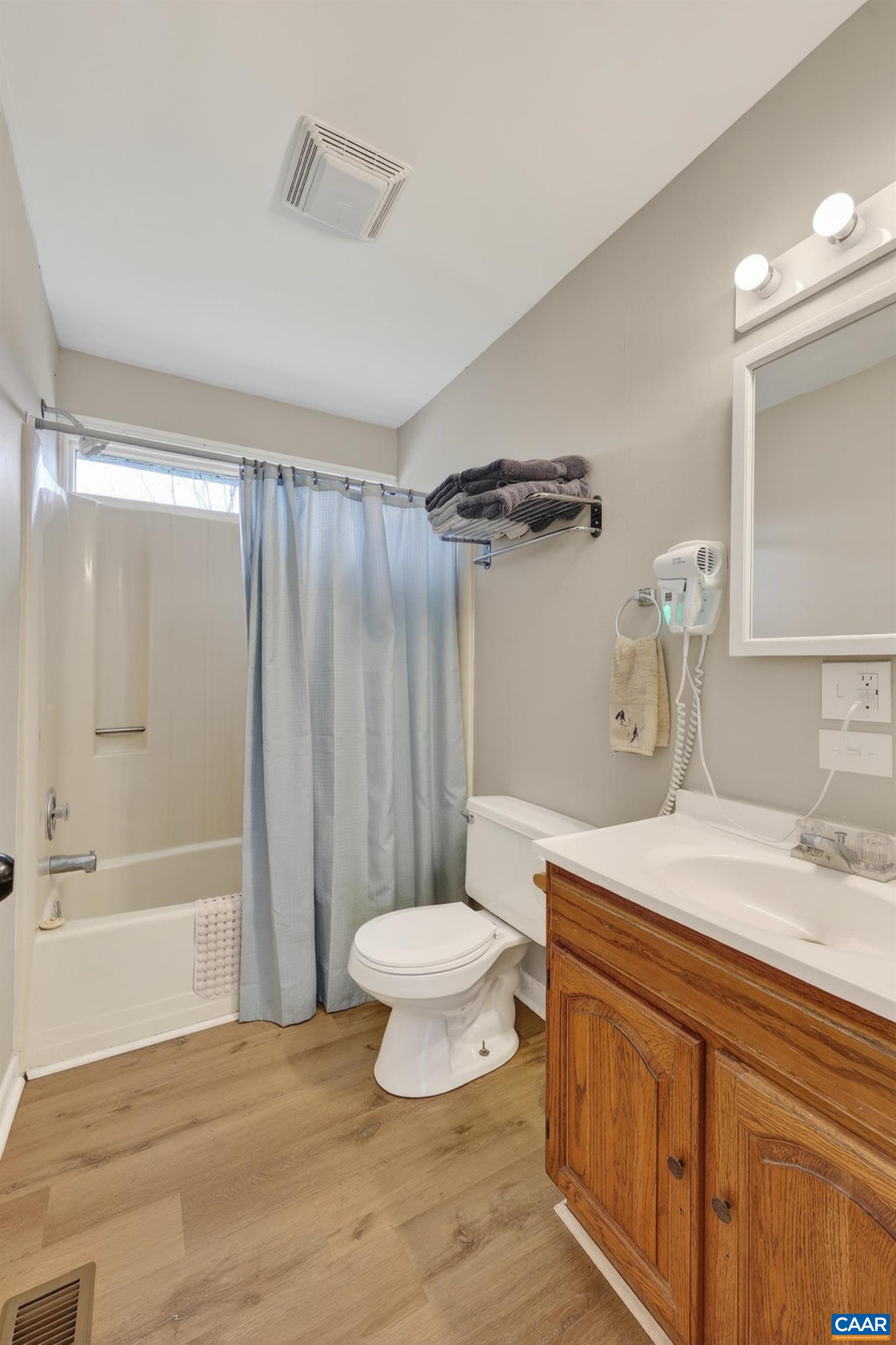 443 MEADOW VIEW LN, FORT VALLEY, Virginia 22652, 126 Bedrooms Bedrooms, ,11 BathroomsBathrooms,Residential,14,443 MEADOW VIEW LN,674290 MLS # 674290