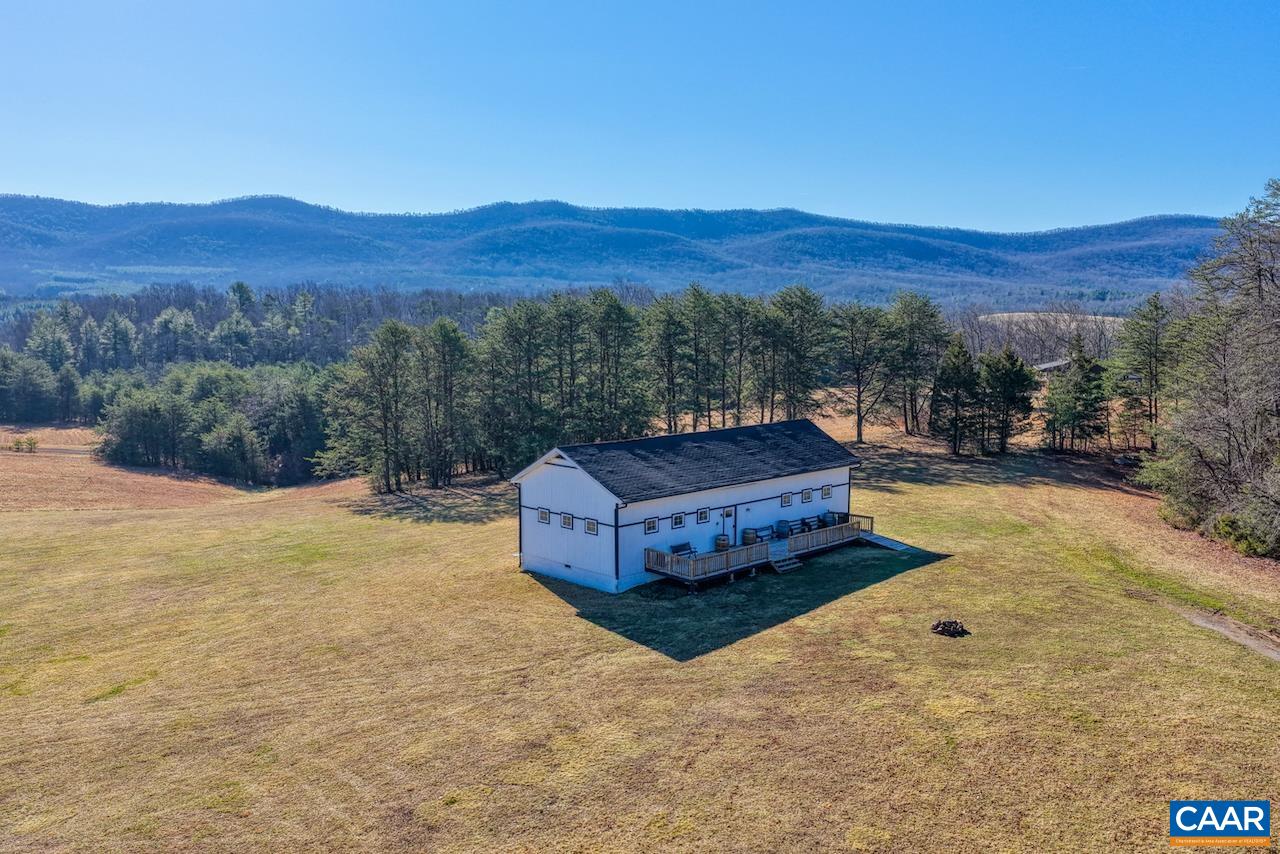 443 MEADOW VIEW LN, FORT VALLEY, Virginia 22652, 126 Bedrooms Bedrooms, ,11 BathroomsBathrooms,Residential,14,443 MEADOW VIEW LN,674290 MLS # 674290