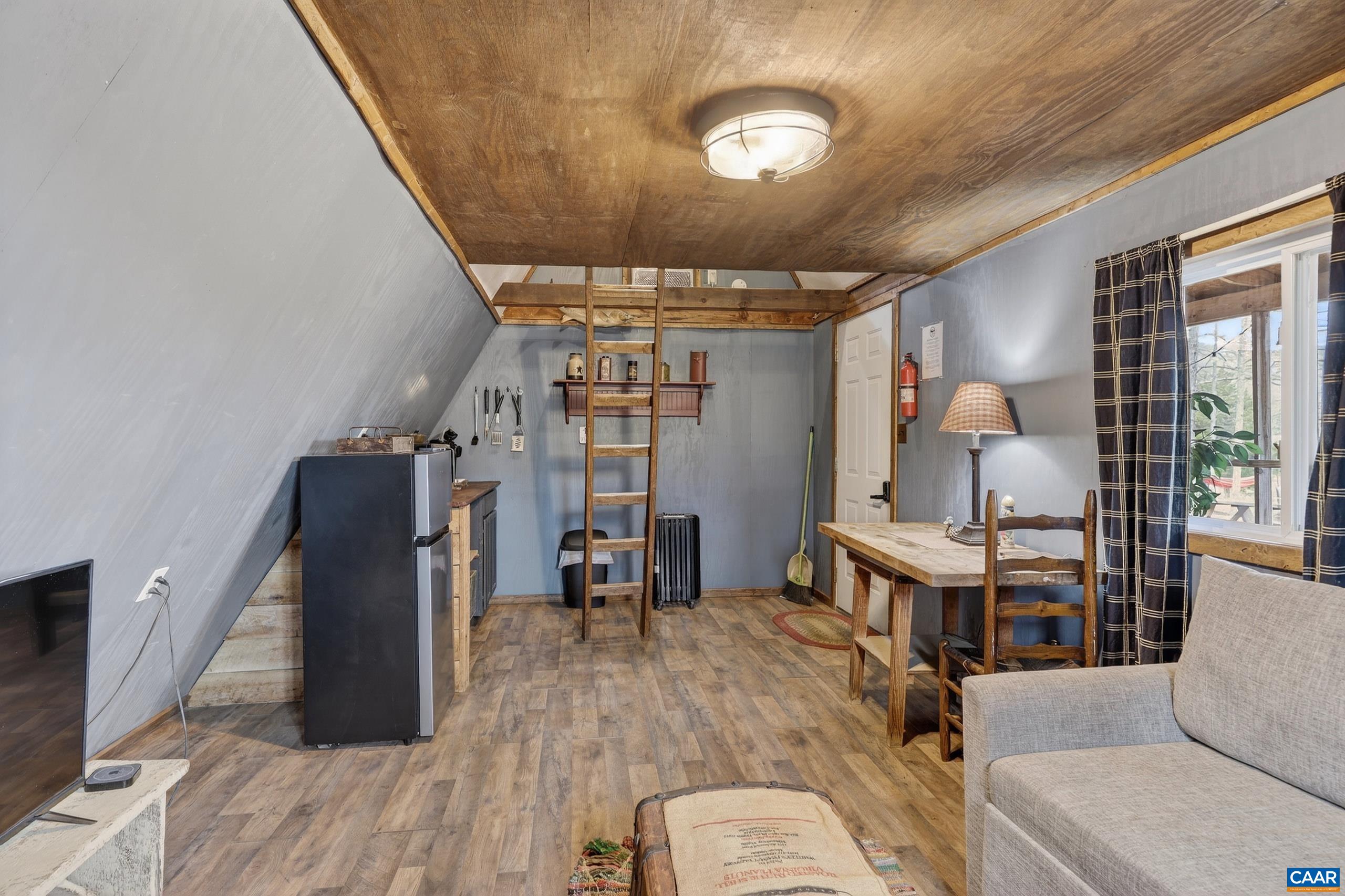 443 MEADOW VIEW LN, FORT VALLEY, Virginia 22652, 126 Bedrooms Bedrooms, ,11 BathroomsBathrooms,Residential,14,443 MEADOW VIEW LN,674290 MLS # 674290