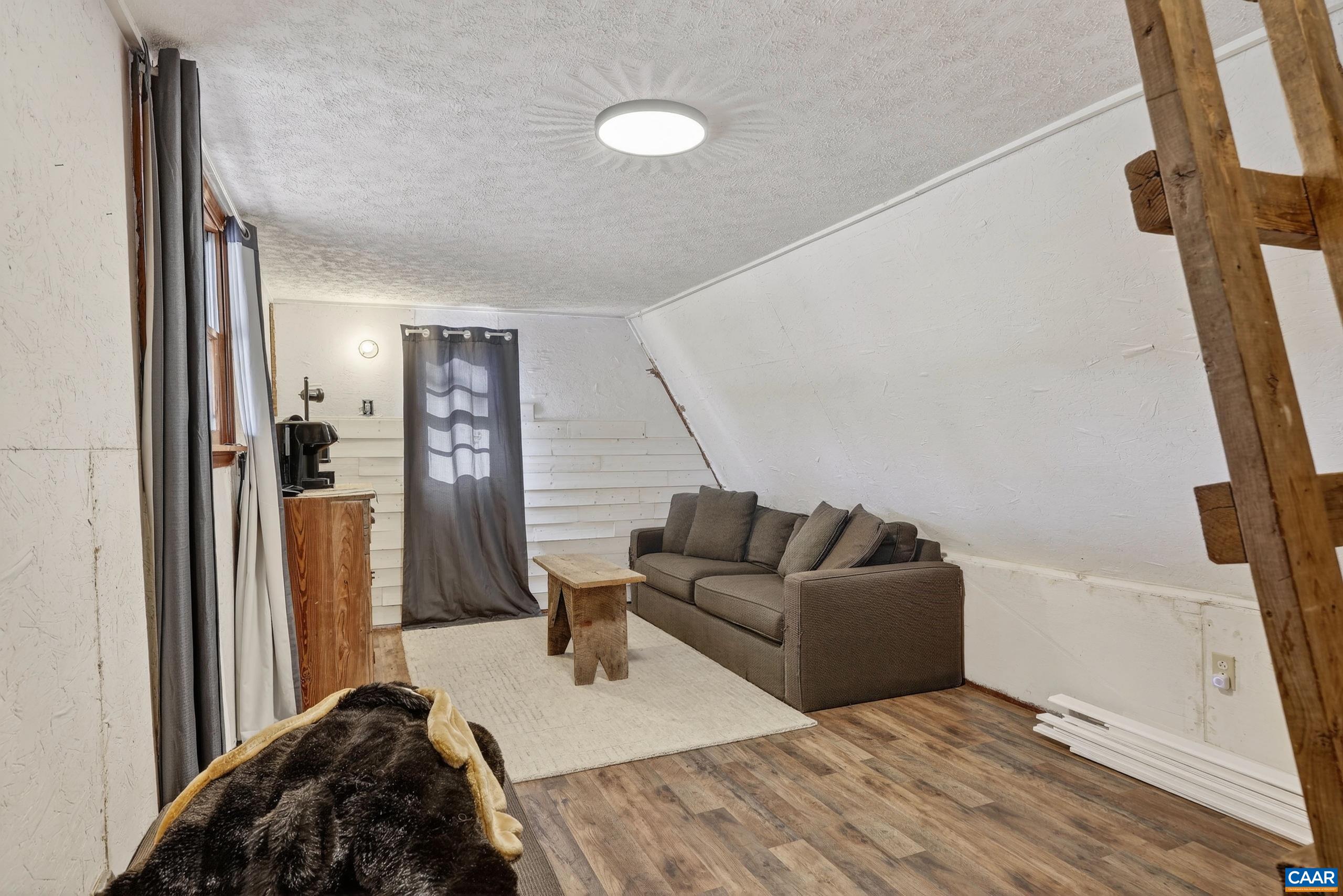 443 MEADOW VIEW LN, FORT VALLEY, Virginia 22652, 126 Bedrooms Bedrooms, ,11 BathroomsBathrooms,Residential,14,443 MEADOW VIEW LN,674290 MLS # 674290