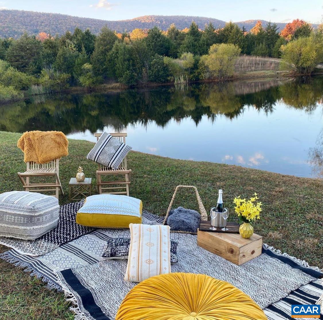 443 MEADOW VIEW LN, FORT VALLEY, Virginia 22652, 126 Bedrooms Bedrooms, ,11 BathroomsBathrooms,Residential,14,443 MEADOW VIEW LN,674290 MLS # 674290