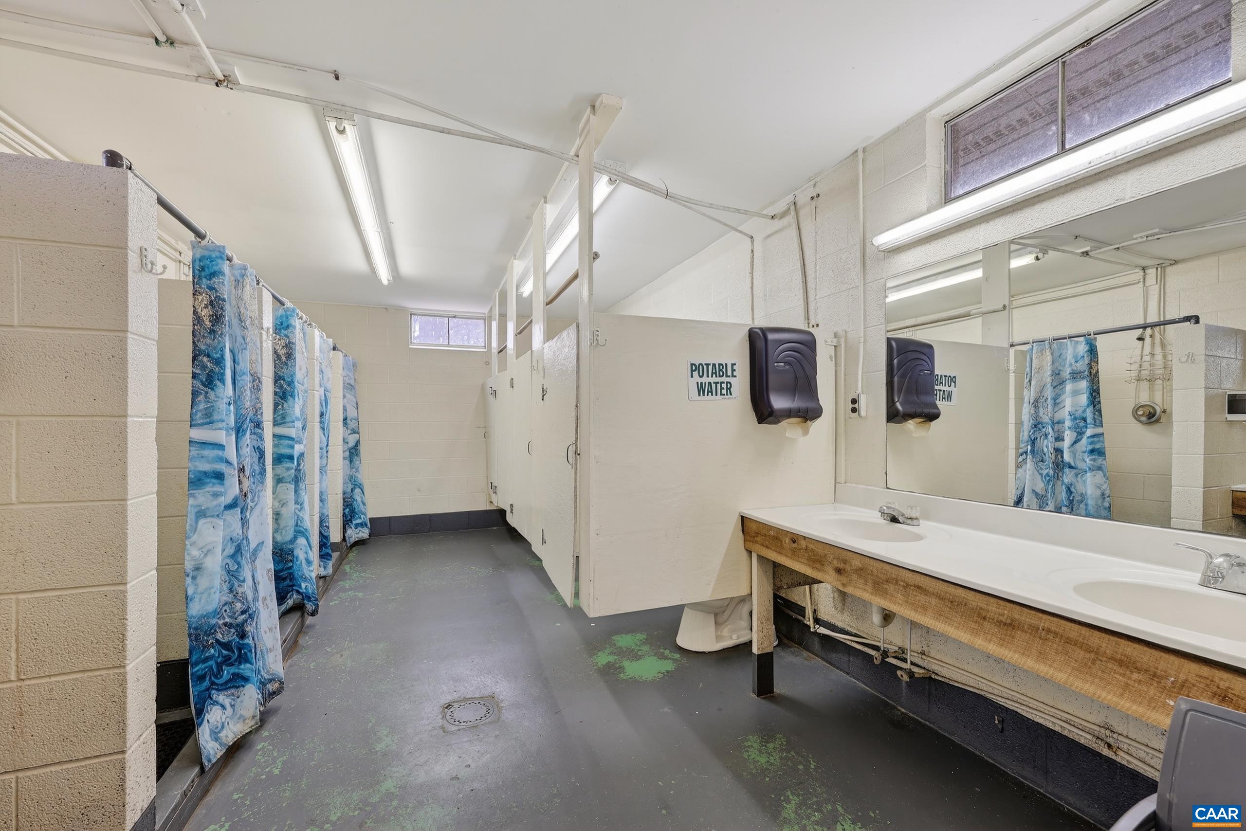 443 MEADOW VIEW LN, FORT VALLEY, Virginia 22652, 126 Bedrooms Bedrooms, ,11 BathroomsBathrooms,Residential,14,443 MEADOW VIEW LN,674290 MLS # 674290