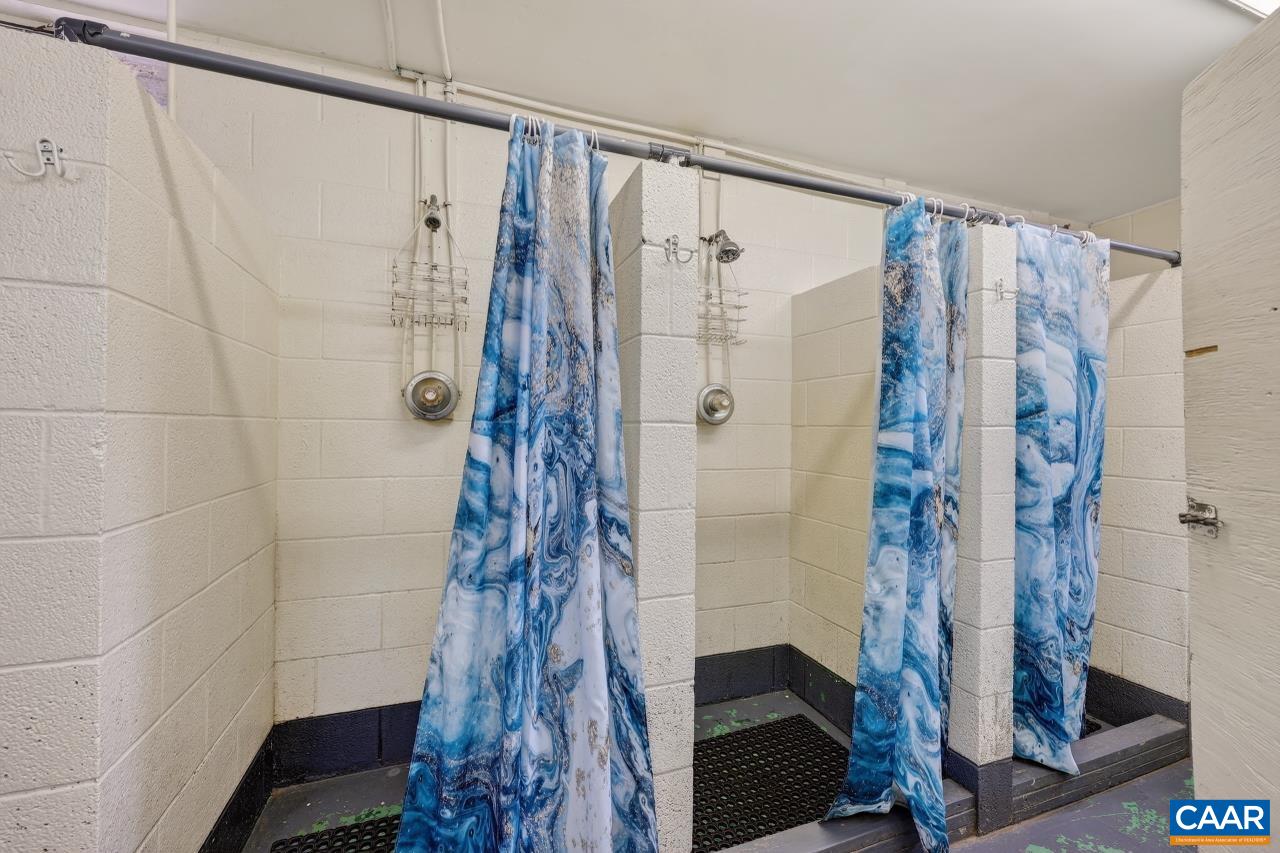 443 MEADOW VIEW LN, FORT VALLEY, Virginia 22652, 126 Bedrooms Bedrooms, ,11 BathroomsBathrooms,Residential,14,443 MEADOW VIEW LN,674290 MLS # 674290