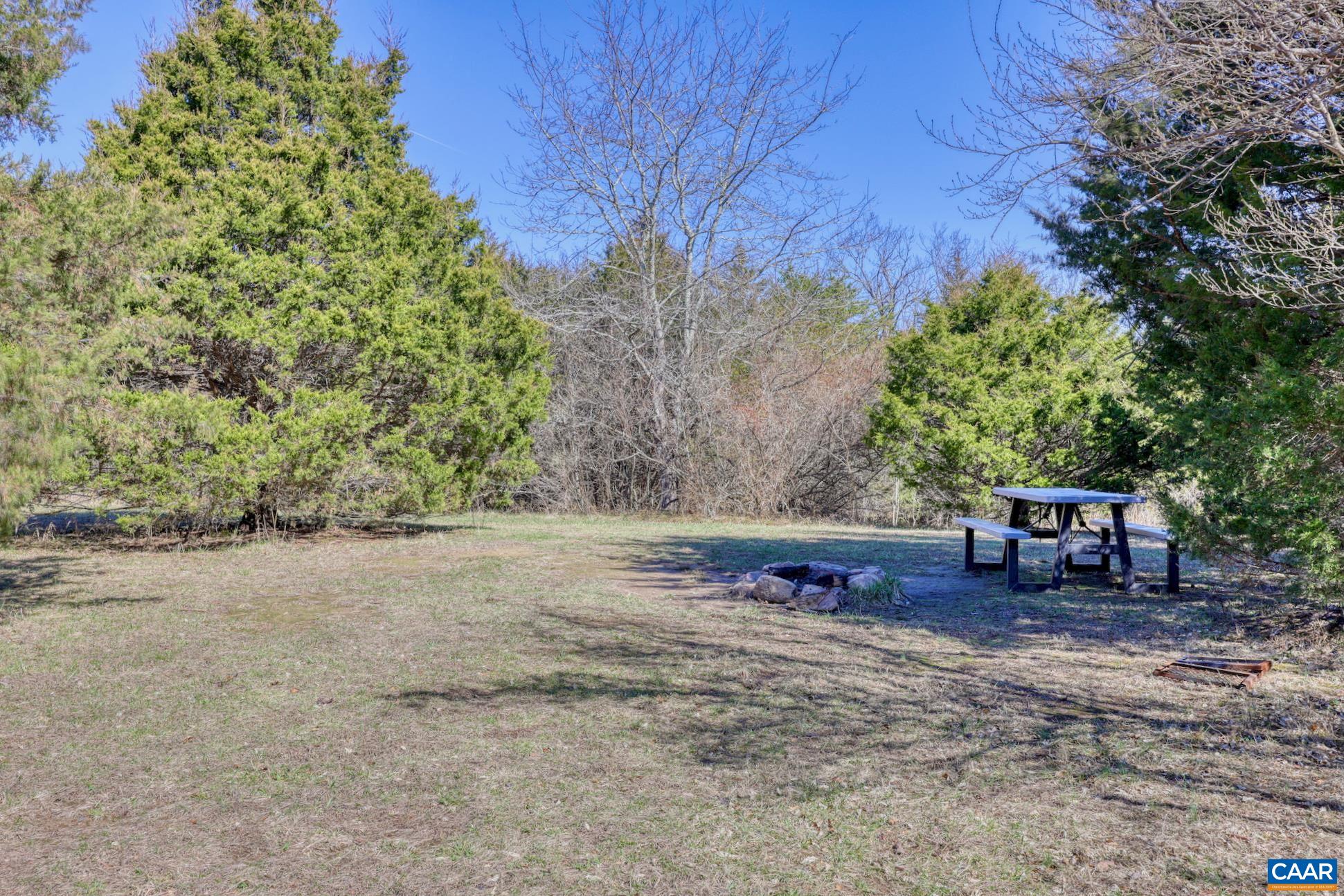 443 MEADOW VIEW LN, FORT VALLEY, Virginia 22652, 126 Bedrooms Bedrooms, ,11 BathroomsBathrooms,Residential,14,443 MEADOW VIEW LN,674290 MLS # 674290