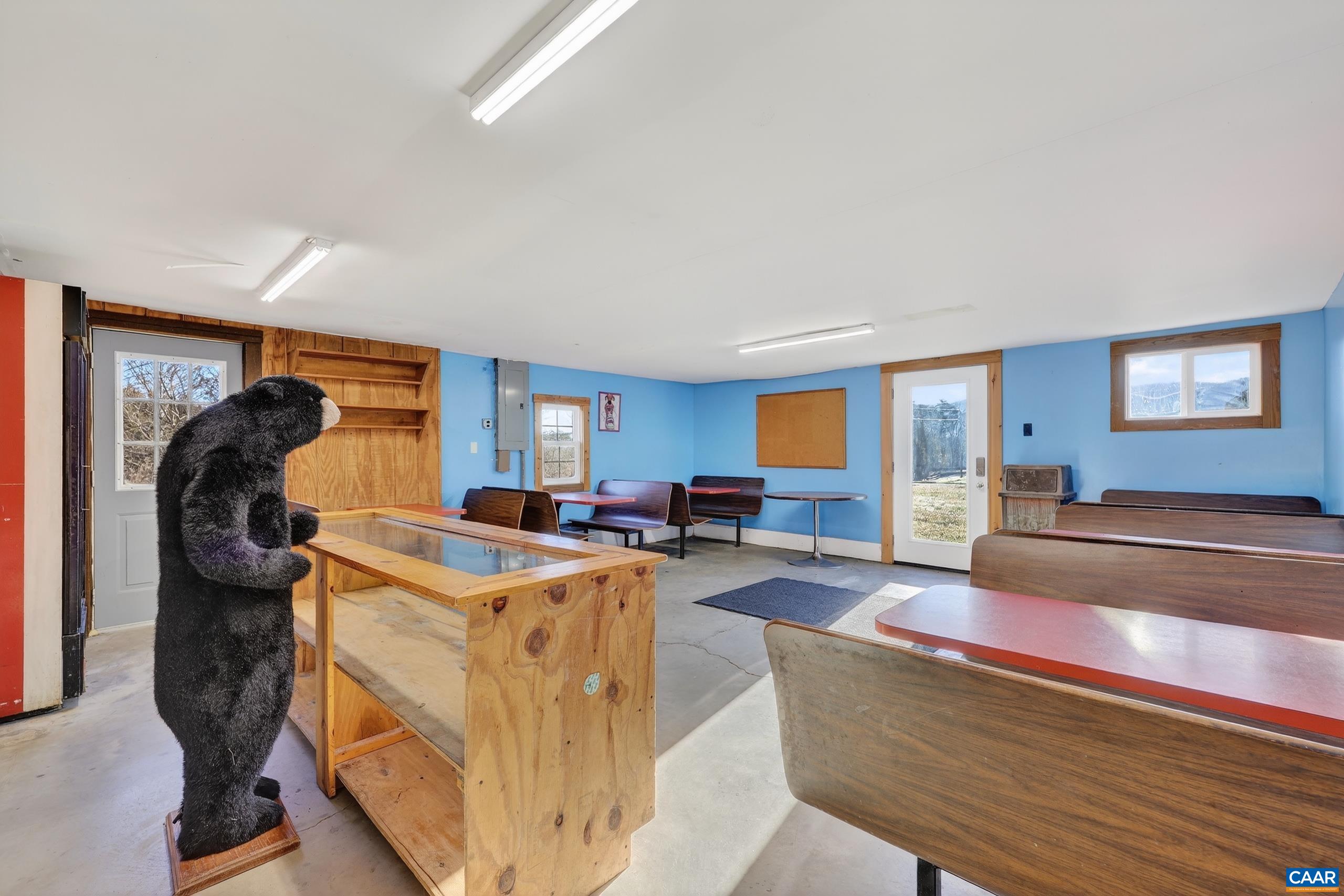 443 MEADOW VIEW LN, FORT VALLEY, Virginia 22652, 126 Bedrooms Bedrooms, ,11 BathroomsBathrooms,Residential,14,443 MEADOW VIEW LN,674290 MLS # 674290