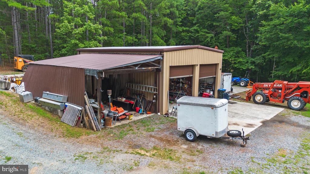 362 DELL PERKINS RD, LOUISA, Virginia 23093, 5 Bedrooms Bedrooms, ,3 BathroomsBathrooms,Residential,14,362 DELL PERKINS RD,VALA2009324 MLS # VALA2009324