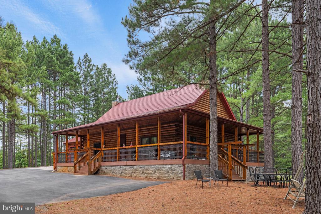 362 DELL PERKINS RD, LOUISA, Virginia 23093, 5 Bedrooms Bedrooms, ,3 BathroomsBathrooms,Residential,14,362 DELL PERKINS RD,VALA2009324 MLS # VALA2009324