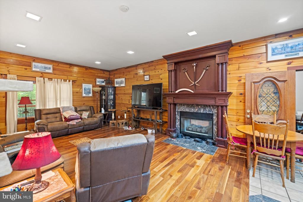 362 DELL PERKINS RD, LOUISA, Virginia 23093, 5 Bedrooms Bedrooms, ,3 BathroomsBathrooms,Residential,14,362 DELL PERKINS RD,VALA2009324 MLS # VALA2009324