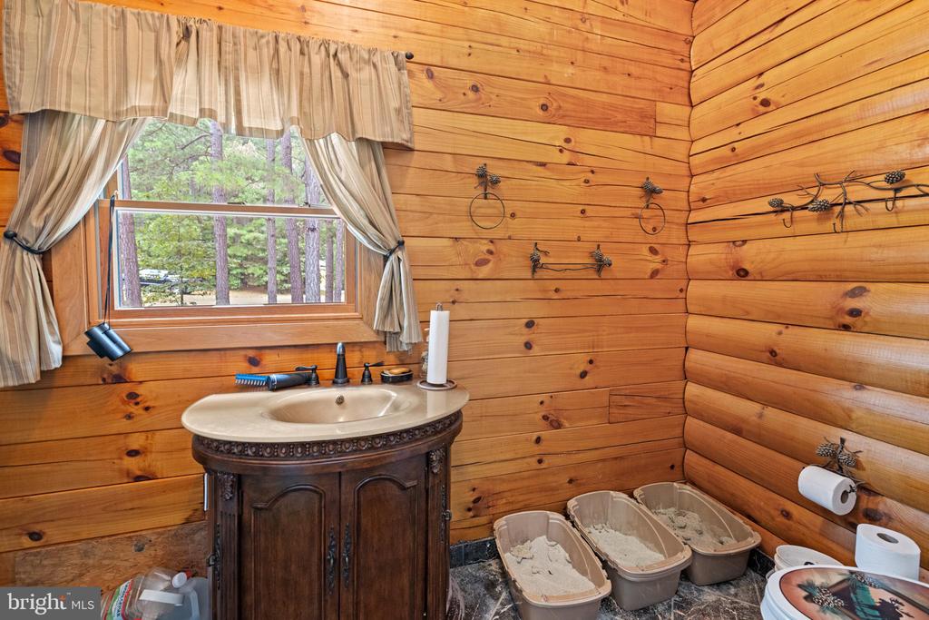 362 DELL PERKINS RD, LOUISA, Virginia 23093, 5 Bedrooms Bedrooms, ,3 BathroomsBathrooms,Residential,14,362 DELL PERKINS RD,VALA2009324 MLS # VALA2009324