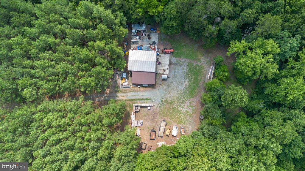 362 DELL PERKINS RD, LOUISA, Virginia 23093, 5 Bedrooms Bedrooms, ,3 BathroomsBathrooms,Residential,14,362 DELL PERKINS RD,VALA2009324 MLS # VALA2009324