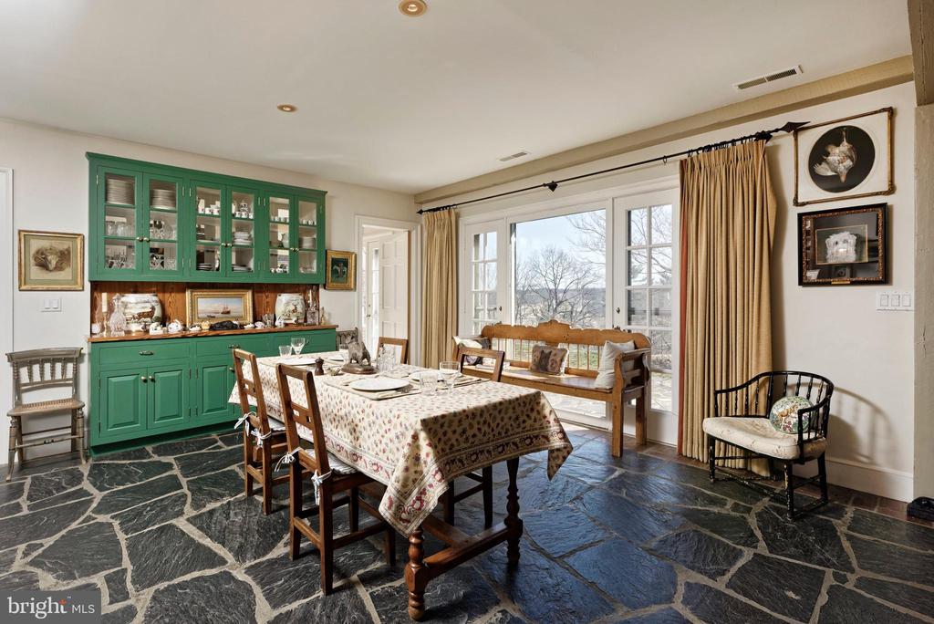 4392 CARRINGTON RD, MARKHAM, Virginia, 4 Bedrooms Bedrooms, ,4 BathroomsBathrooms,Residential,14,4392 CARRINGTON RD,VAFQ2020754 MLS # VAFQ2020754