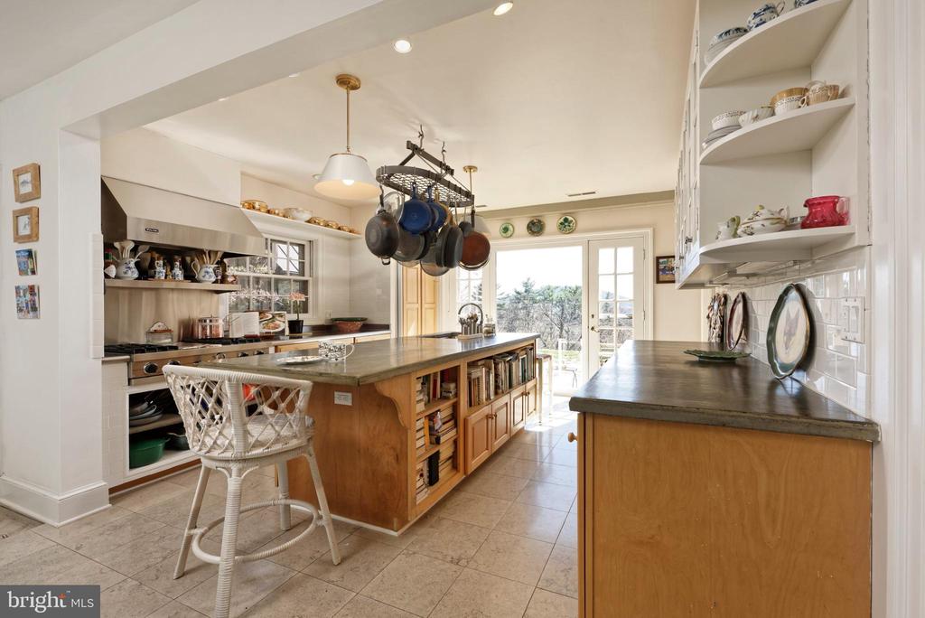 4392 CARRINGTON RD, MARKHAM, Virginia, 4 Bedrooms Bedrooms, ,4 BathroomsBathrooms,Residential,14,4392 CARRINGTON RD,VAFQ2020754 MLS # VAFQ2020754