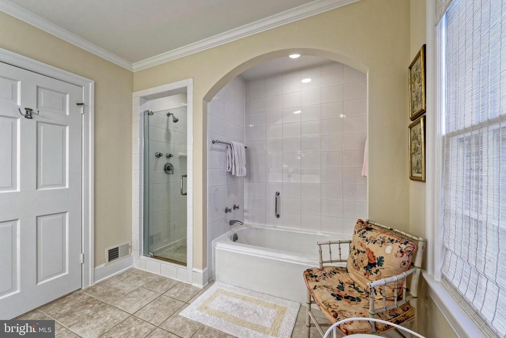 4392 CARRINGTON RD, MARKHAM, Virginia, 4 Bedrooms Bedrooms, ,4 BathroomsBathrooms,Residential,14,4392 CARRINGTON RD,VAFQ2020754 MLS # VAFQ2020754