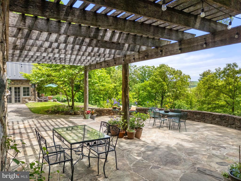 4392 CARRINGTON RD, MARKHAM, Virginia, 4 Bedrooms Bedrooms, ,4 BathroomsBathrooms,Residential,14,4392 CARRINGTON RD,VAFQ2020754 MLS # VAFQ2020754