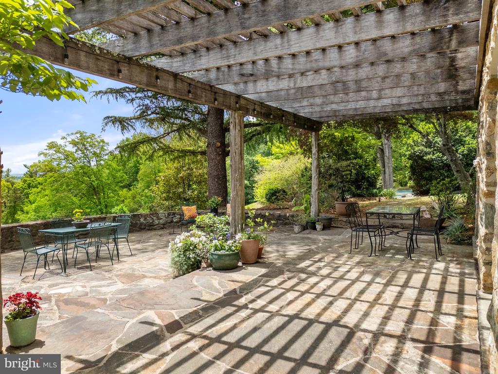 4392 CARRINGTON RD, MARKHAM, Virginia, 4 Bedrooms Bedrooms, ,4 BathroomsBathrooms,Residential,14,4392 CARRINGTON RD,VAFQ2020754 MLS # VAFQ2020754