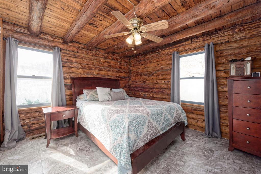 4392 CARRINGTON RD, MARKHAM, Virginia, 4 Bedrooms Bedrooms, ,4 BathroomsBathrooms,Residential,14,4392 CARRINGTON RD,VAFQ2020754 MLS # VAFQ2020754