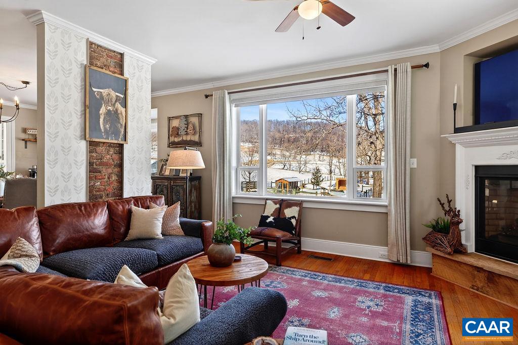 142 MT IDA LN, STAUNTON, Virginia 24401, 5 Bedrooms Bedrooms, ,3 BathroomsBathrooms,Residential,14,142 MT IDA LN,674243 MLS # 674243