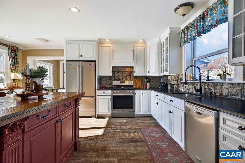 142 MT IDA LN, STAUNTON, Virginia 24401, 5 Bedrooms Bedrooms, ,3 BathroomsBathrooms,Residential,14,142 MT IDA LN,674243 MLS # 674243