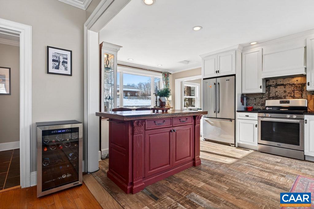 142 MT IDA LN, STAUNTON, Virginia 24401, 5 Bedrooms Bedrooms, ,3 BathroomsBathrooms,Residential,14,142 MT IDA LN,674243 MLS # 674243