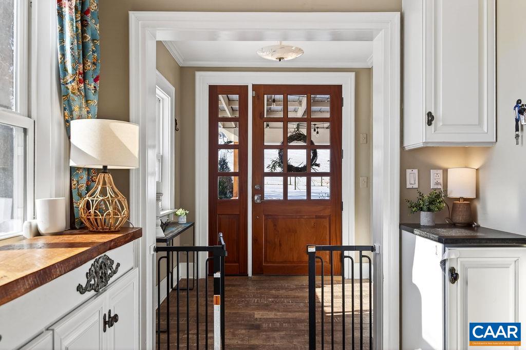 142 MT IDA LN, STAUNTON, Virginia 24401, 5 Bedrooms Bedrooms, ,3 BathroomsBathrooms,Residential,14,142 MT IDA LN,674243 MLS # 674243