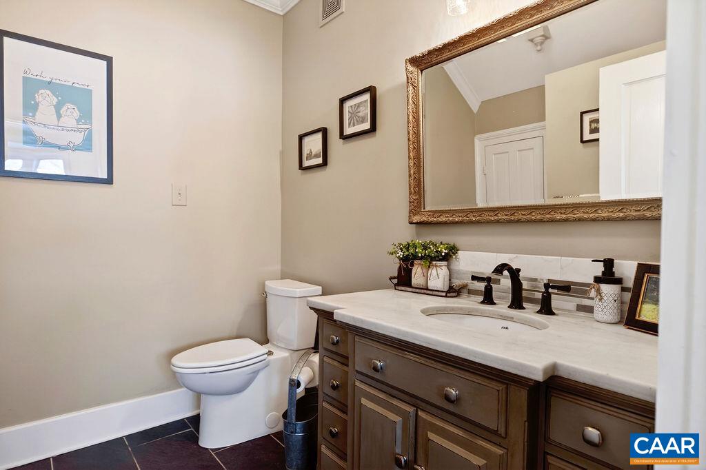 142 MT IDA LN, STAUNTON, Virginia 24401, 5 Bedrooms Bedrooms, ,3 BathroomsBathrooms,Residential,14,142 MT IDA LN,674243 MLS # 674243