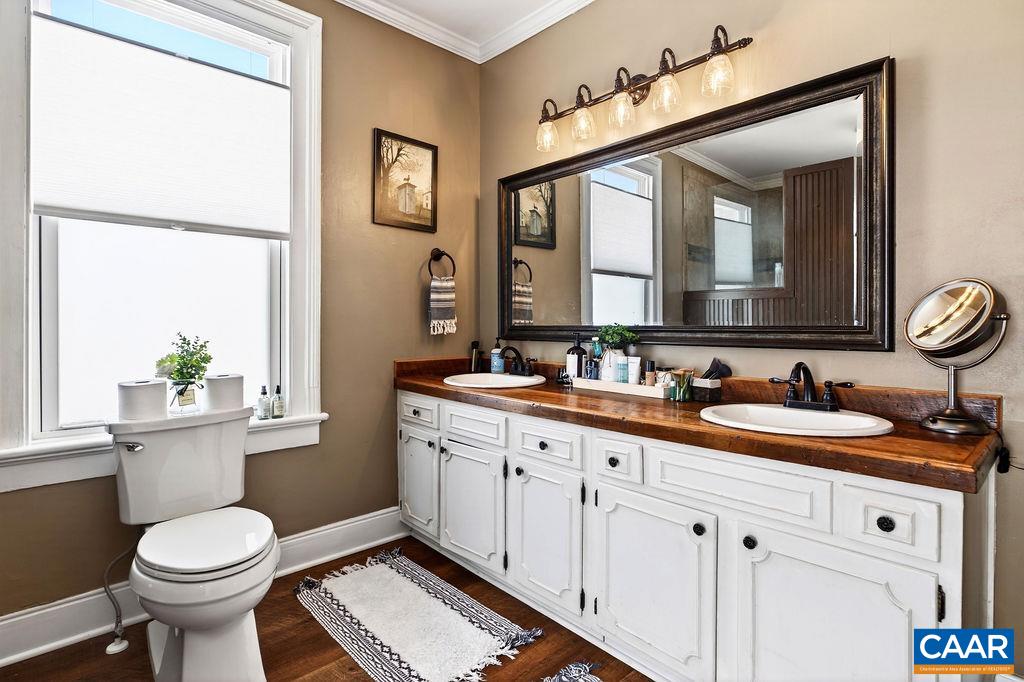 142 MT IDA LN, STAUNTON, Virginia 24401, 5 Bedrooms Bedrooms, ,3 BathroomsBathrooms,Residential,14,142 MT IDA LN,674243 MLS # 674243