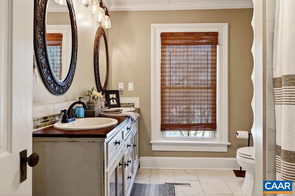 142 MT IDA LN, STAUNTON, Virginia 24401, 5 Bedrooms Bedrooms, ,3 BathroomsBathrooms,Residential,14,142 MT IDA LN,674243 MLS # 674243