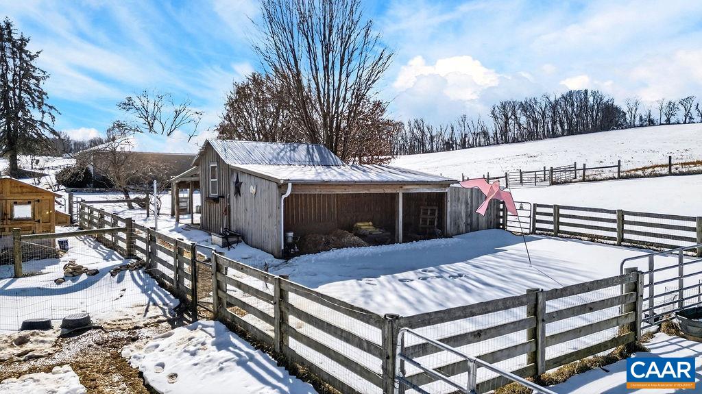 142 MT IDA LN, STAUNTON, Virginia 24401, 5 Bedrooms Bedrooms, ,3 BathroomsBathrooms,Residential,14,142 MT IDA LN,674243 MLS # 674243