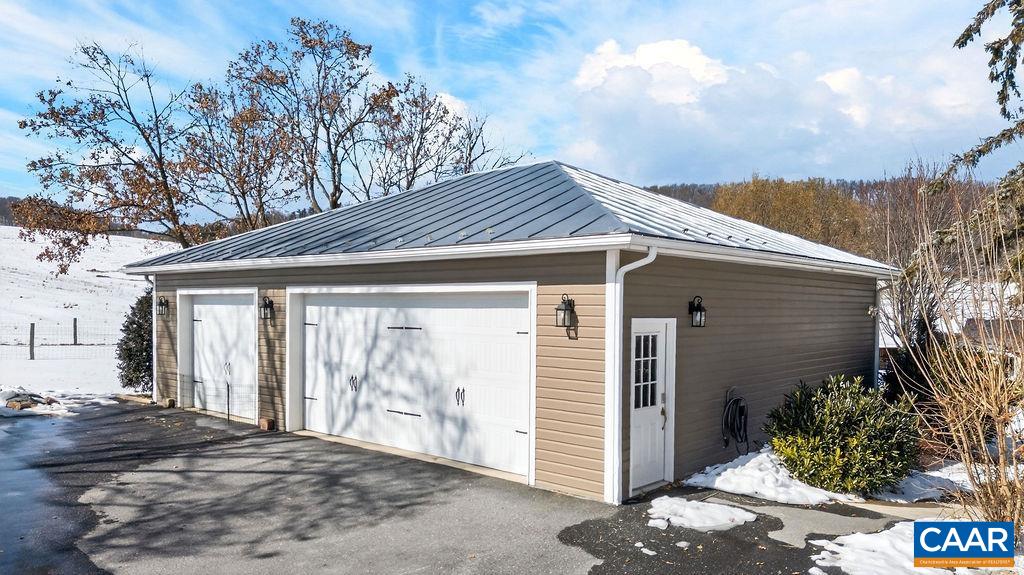 142 MT IDA LN, STAUNTON, Virginia 24401, 5 Bedrooms Bedrooms, ,3 BathroomsBathrooms,Residential,14,142 MT IDA LN,674243 MLS # 674243