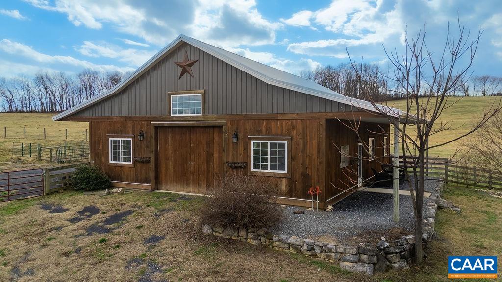 142 MT IDA LN, STAUNTON, Virginia 24401, 5 Bedrooms Bedrooms, ,3 BathroomsBathrooms,Residential,14,142 MT IDA LN,674243 MLS # 674243