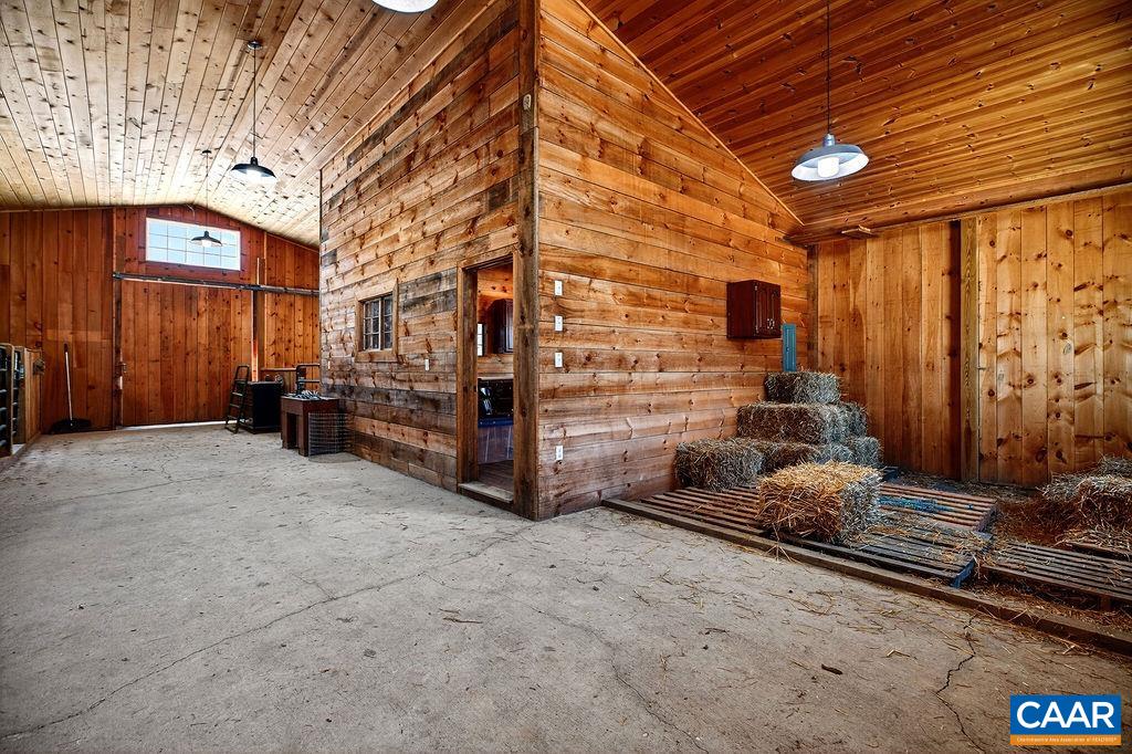 142 MT IDA LN, STAUNTON, Virginia 24401, 5 Bedrooms Bedrooms, ,3 BathroomsBathrooms,Residential,14,142 MT IDA LN,674243 MLS # 674243