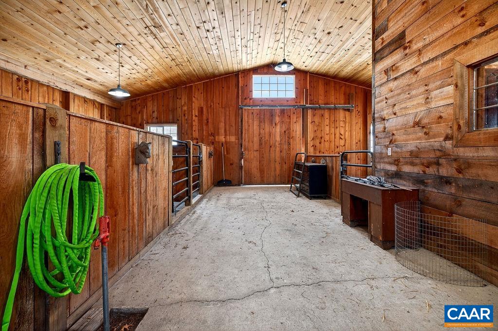 142 MT IDA LN, STAUNTON, Virginia 24401, 5 Bedrooms Bedrooms, ,3 BathroomsBathrooms,Residential,14,142 MT IDA LN,674243 MLS # 674243