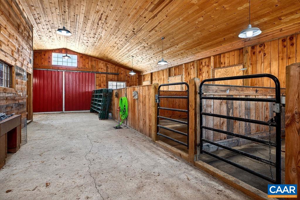 142 MT IDA LN, STAUNTON, Virginia 24401, 5 Bedrooms Bedrooms, ,3 BathroomsBathrooms,Residential,14,142 MT IDA LN,674243 MLS # 674243