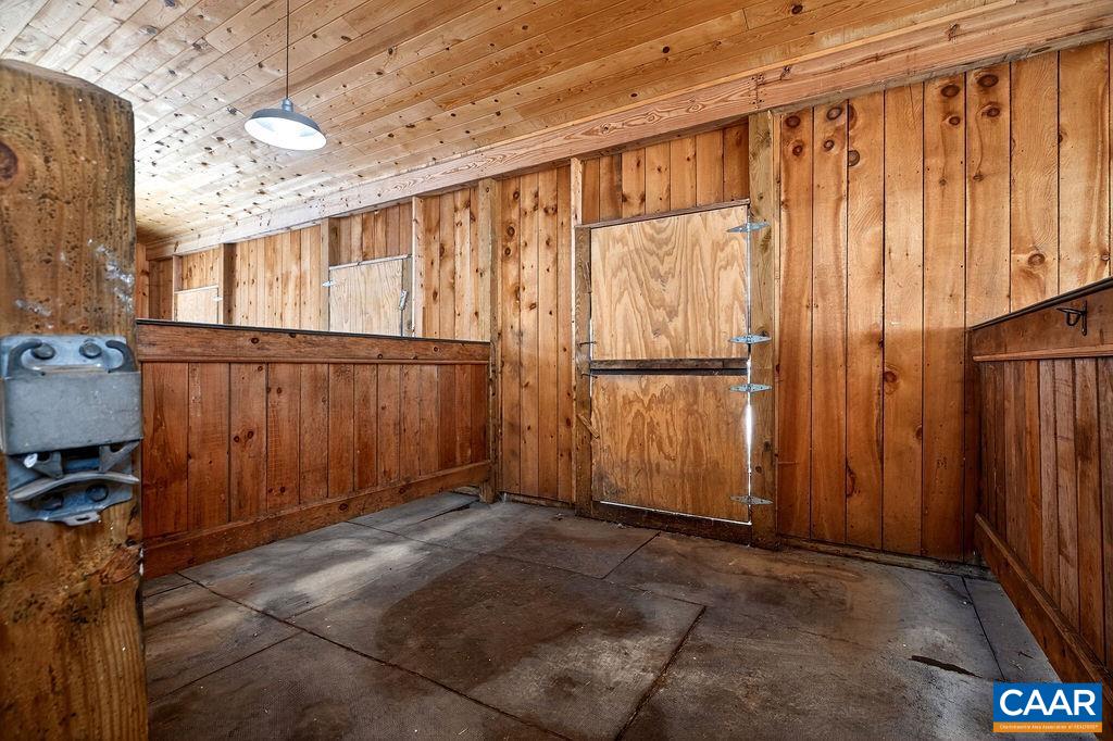 142 MT IDA LN, STAUNTON, Virginia 24401, 5 Bedrooms Bedrooms, ,3 BathroomsBathrooms,Residential,14,142 MT IDA LN,674243 MLS # 674243