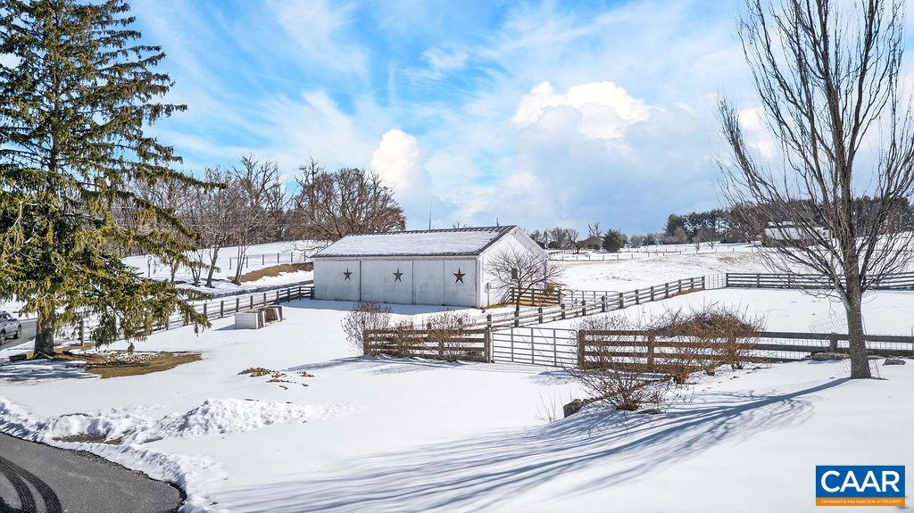 142 MT IDA LN, STAUNTON, Virginia 24401, 5 Bedrooms Bedrooms, ,3 BathroomsBathrooms,Residential,14,142 MT IDA LN,674243 MLS # 674243