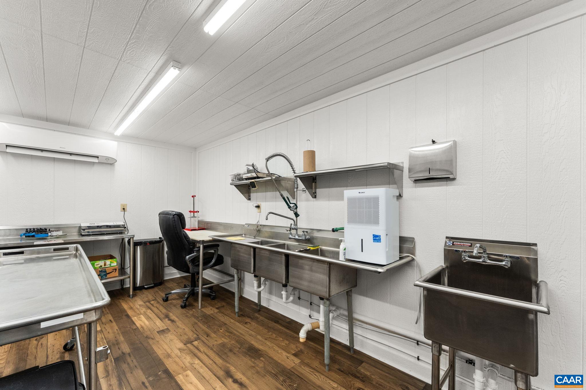 12145 S CONSTITUTION RTE, SCOTTSVILLE, Virginia 24590, ,Farm,14,12145 S CONSTITUTION RTE,674584 MLS # 674584 12145 S CONSTITUTION RTE, SCOTTSVILLE, Virginia 24590, ,Farm,14,12145 S CONSTITUTION RTE,674584 MLS # 674584