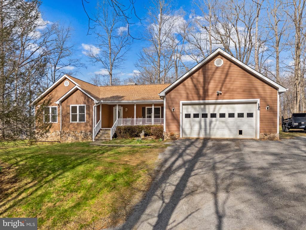 584 S POES RD, AMISSVILLE, Virginia 20106, 3 Bedrooms Bedrooms, ,2 BathroomsBathrooms,Residential,14,584 S POES RD,VARP2002534 MLS # VARP2002534