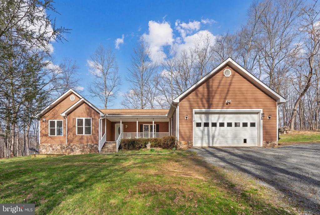 584 S POES RD, AMISSVILLE, Virginia 20106, 3 Bedrooms Bedrooms, ,2 BathroomsBathrooms,Residential,14,584 S POES RD,VARP2002534 MLS # VARP2002534