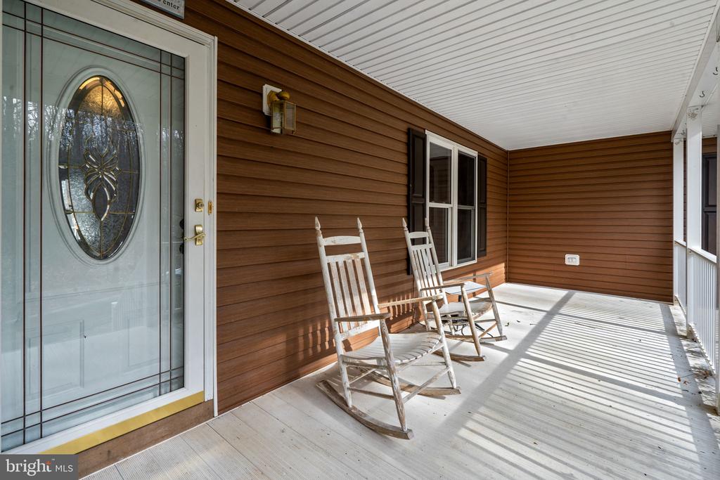 584 S POES RD, AMISSVILLE, Virginia 20106, 3 Bedrooms Bedrooms, ,2 BathroomsBathrooms,Residential,14,584 S POES RD,VARP2002534 MLS # VARP2002534