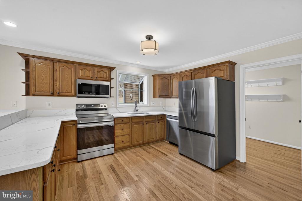 584 S POES RD, AMISSVILLE, Virginia 20106, 3 Bedrooms Bedrooms, ,2 BathroomsBathrooms,Residential,14,584 S POES RD,VARP2002534 MLS # VARP2002534