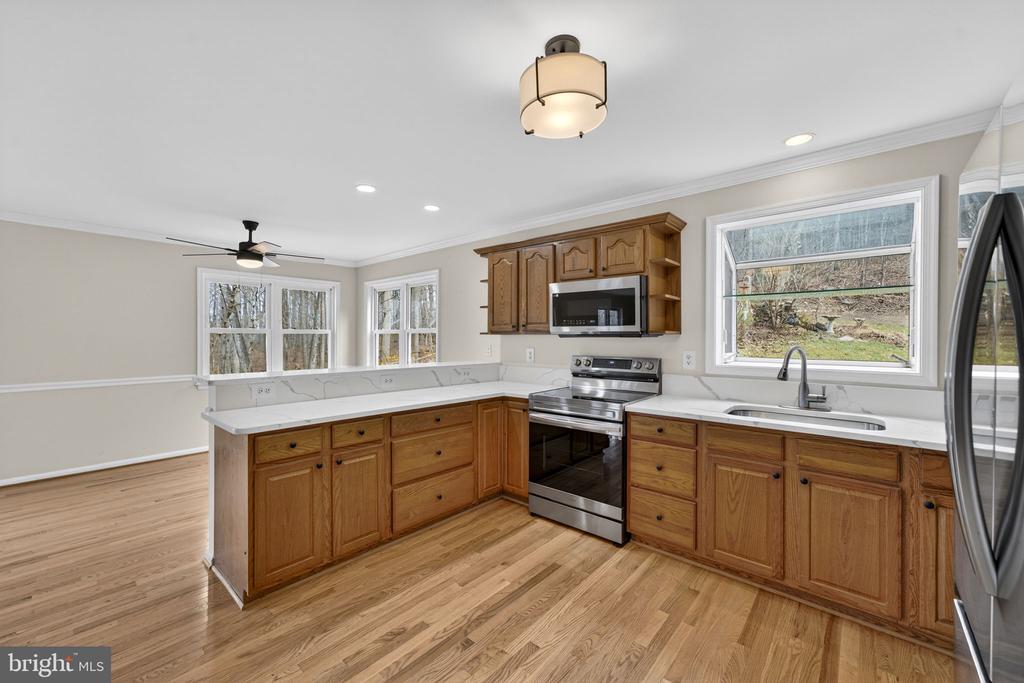 584 S POES RD, AMISSVILLE, Virginia 20106, 3 Bedrooms Bedrooms, ,2 BathroomsBathrooms,Residential,14,584 S POES RD,VARP2002534 MLS # VARP2002534