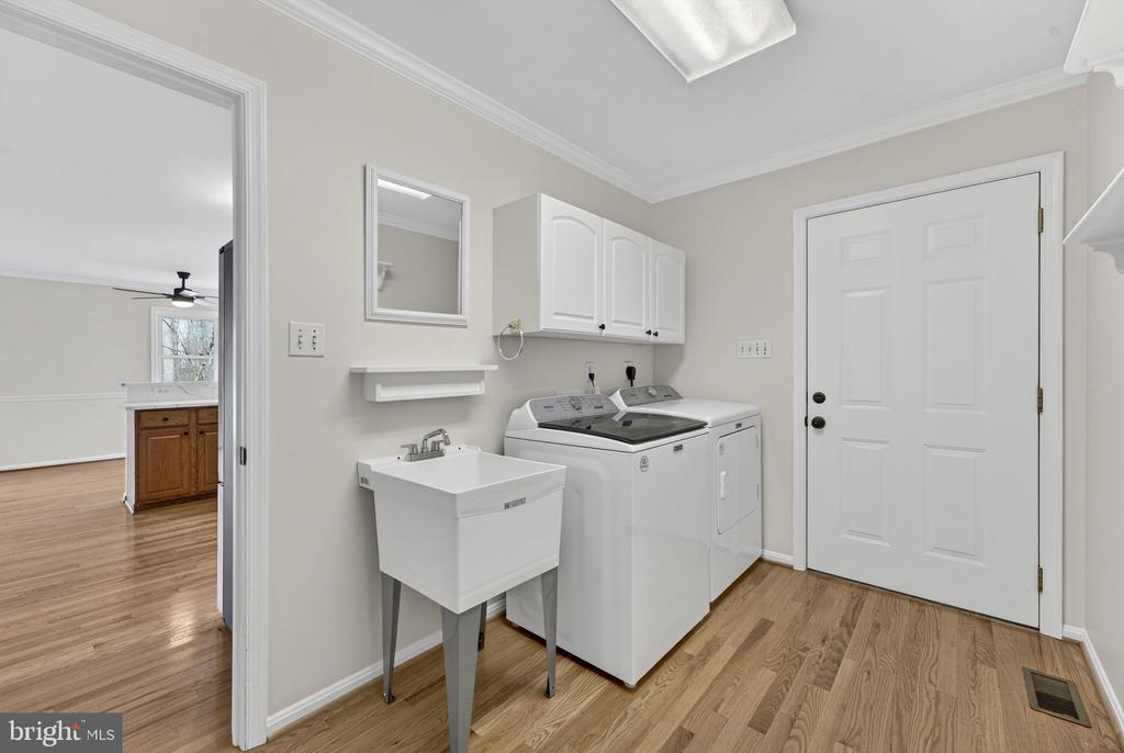 584 S POES RD, AMISSVILLE, Virginia 20106, 3 Bedrooms Bedrooms, ,2 BathroomsBathrooms,Residential,14,584 S POES RD,VARP2002534 MLS # VARP2002534