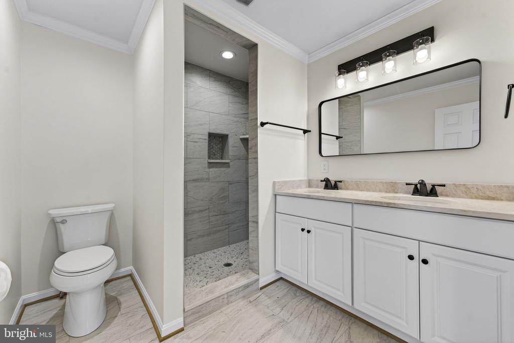 584 S POES RD, AMISSVILLE, Virginia 20106, 3 Bedrooms Bedrooms, ,2 BathroomsBathrooms,Residential,14,584 S POES RD,VARP2002534 MLS # VARP2002534