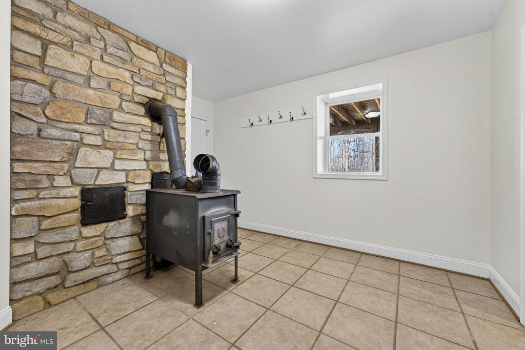 584 S POES RD, AMISSVILLE, Virginia 20106, 3 Bedrooms Bedrooms, ,2 BathroomsBathrooms,Residential,14,584 S POES RD,VARP2002534 MLS # VARP2002534