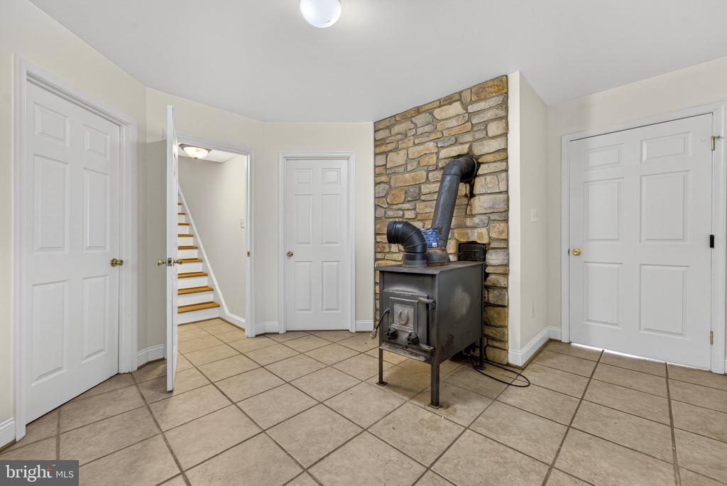 584 S POES RD, AMISSVILLE, Virginia 20106, 3 Bedrooms Bedrooms, ,2 BathroomsBathrooms,Residential,14,584 S POES RD,VARP2002534 MLS # VARP2002534