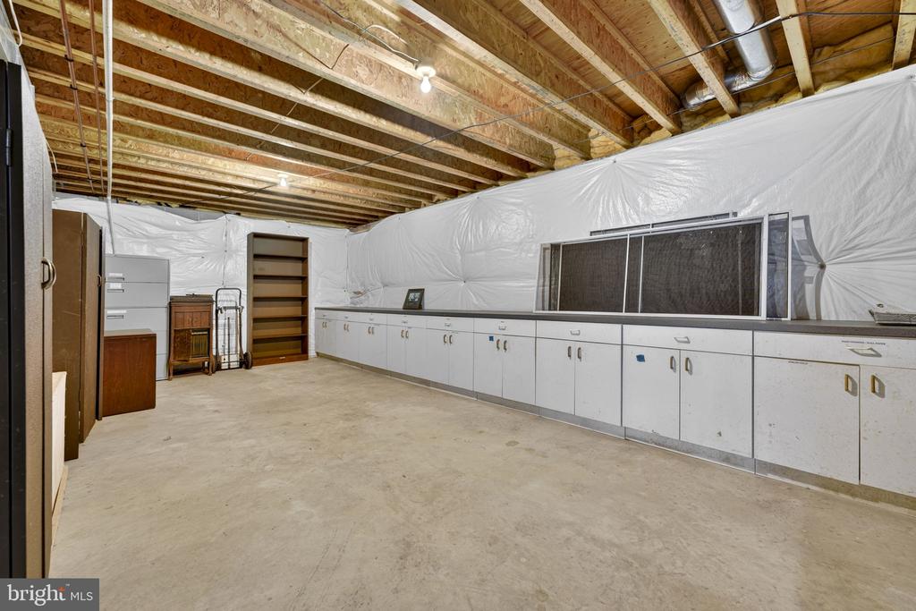 584 S POES RD, AMISSVILLE, Virginia 20106, 3 Bedrooms Bedrooms, ,2 BathroomsBathrooms,Residential,14,584 S POES RD,VARP2002534 MLS # VARP2002534